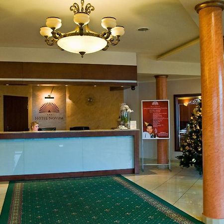 Hotel Novum & Spa Niepołomice Esterno foto
