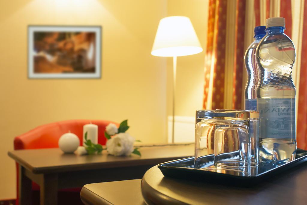 Hotel Novum & Spa Niepołomice Esterno foto