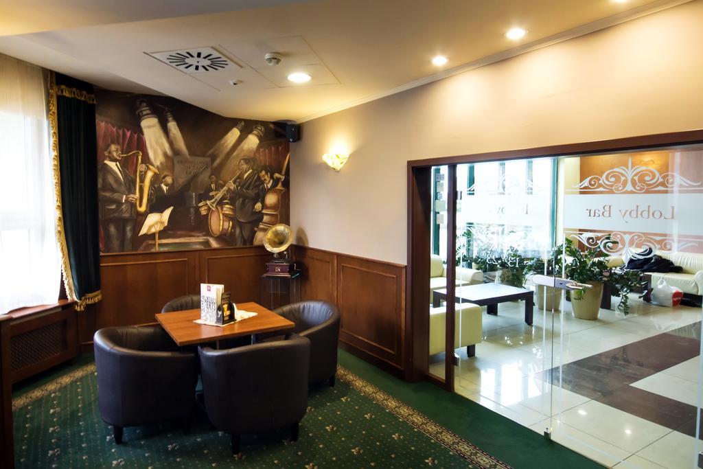 Hotel Novum & Spa Niepołomice Esterno foto