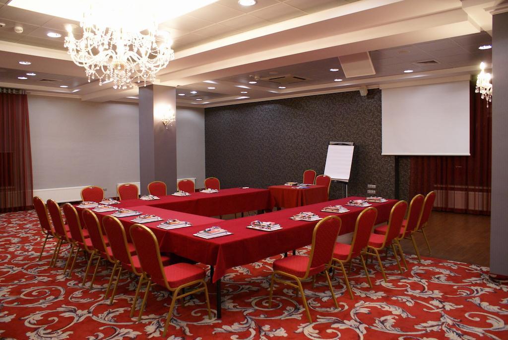 Hotel Novum & Spa Niepołomice Esterno foto