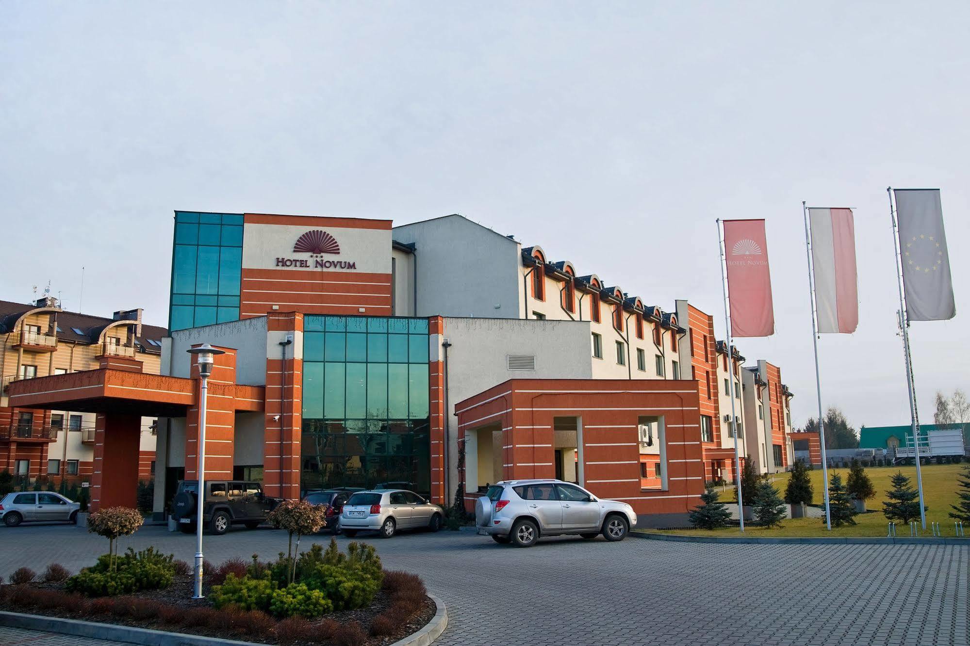 Hotel Novum & Spa Niepołomice Esterno foto