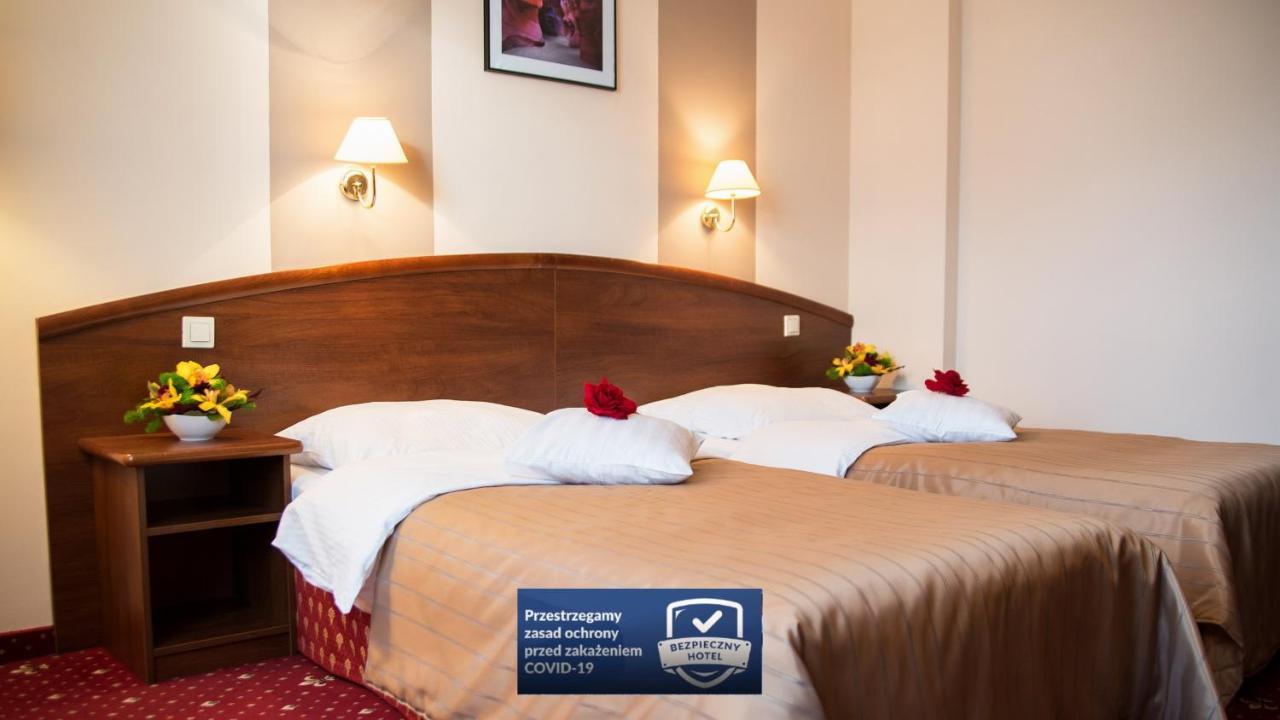Hotel Novum & Spa Niepołomice Esterno foto